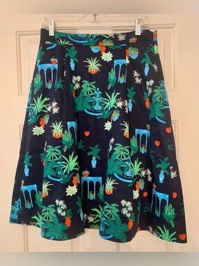 Ann Taylor Factory Navy Botanical Garden Circle with Green & Blue Accents 6p
